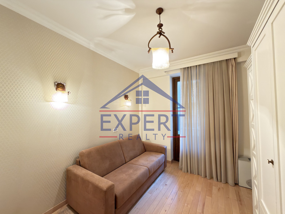 ԿԵՆՏՐՈՆ, ՀՅՈՒՍԻՍԱՅԻՆ ՊՈՂՈՏԱ, 3 ՍԵՆՅԱԿ