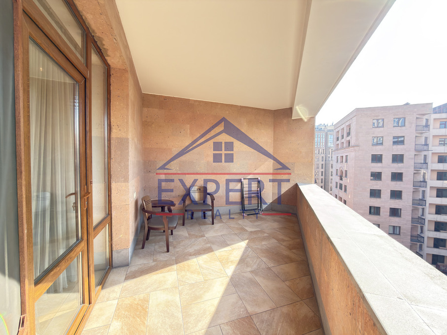 ԿԵՆՏՐՈՆ, ՀՅՈՒՍԻՍԱՅԻՆ ՊՈՂՈՏԱ, 3 ՍԵՆՅԱԿ