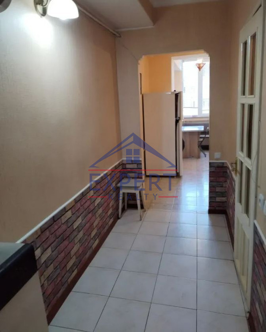 ԱՐԱԲԿԻՐ, ՎԻԿՏՈՐ ՀԱՄԲԱՐՁՈՒՄՅԱՆ ՓՈՂՈՑ, 3 ՍԵՆՅԱԿ