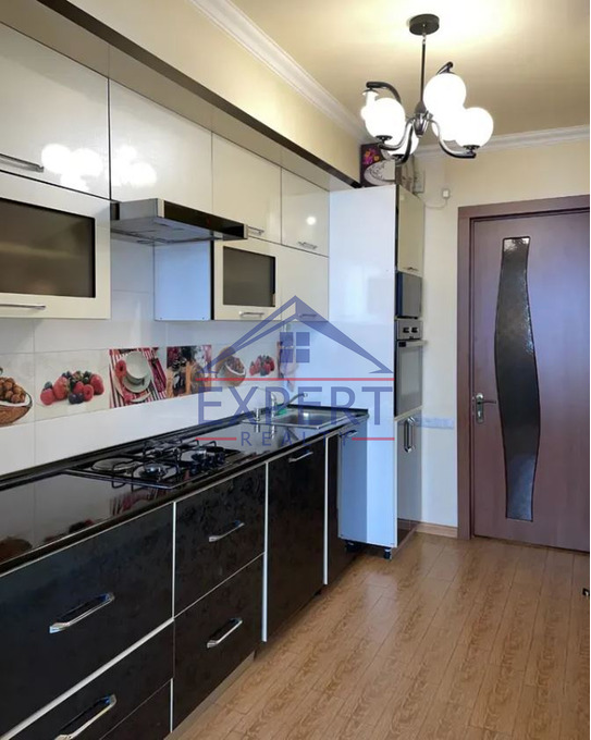 ԿԵՆՏՐՈՆ, ՍԱՐՅԱՆ ՓՈՂՈՑ, 3 ՍԵՆՅԱԿ