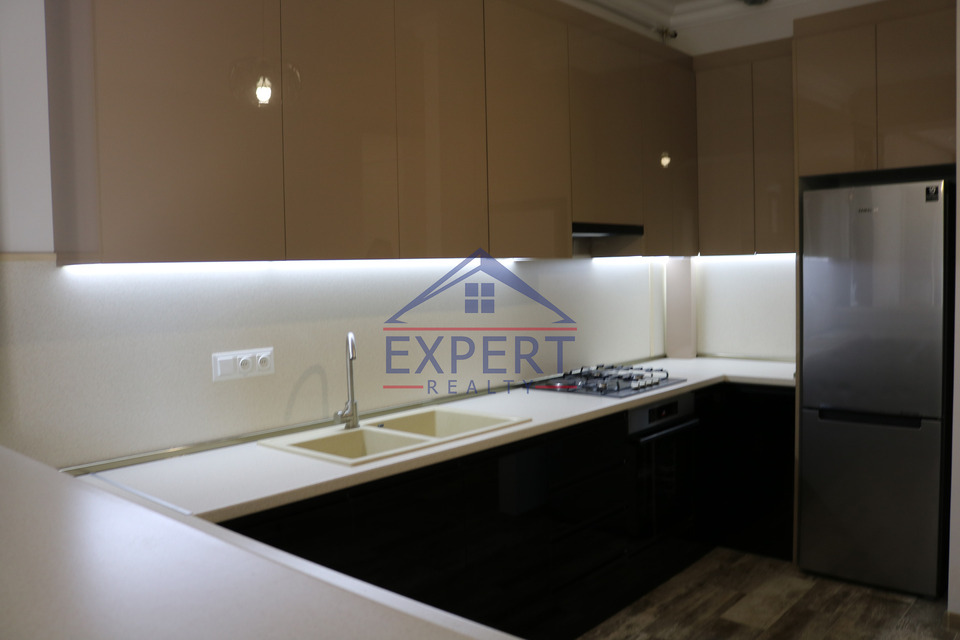 ԿԵՆՏՐՈՆ, ՎԵՐԻՆ ԱՆՏԱՌԱՅԻՆ ՓՈՂՈՑ, 3 ՍԵՆՅԱԿ