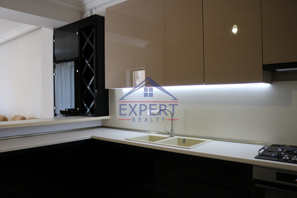 ԿԵՆՏՐՈՆ, ՎԵՐԻՆ ԱՆՏԱՌԱՅԻՆ ՓՈՂՈՑ, 3 ՍԵՆՅԱԿ