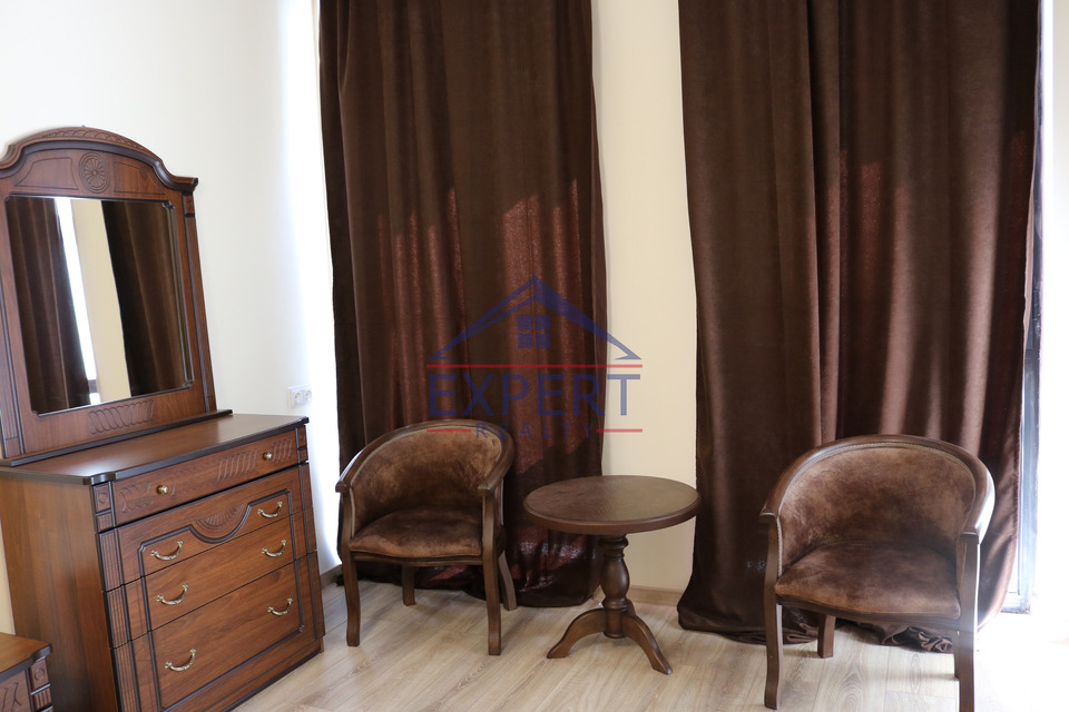 ԿԵՆՏՐՈՆ, ՎԵՐԻՆ ԱՆՏԱՌԱՅԻՆ ՓՈՂՈՑ, 3 ՍԵՆՅԱԿ