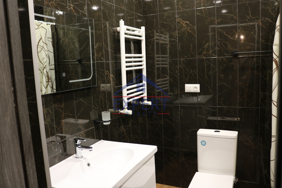 ԿԵՆՏՐՈՆ, ՎԵՐԻՆ ԱՆՏԱՌԱՅԻՆ ՓՈՂՈՑ, 3 ՍԵՆՅԱԿ