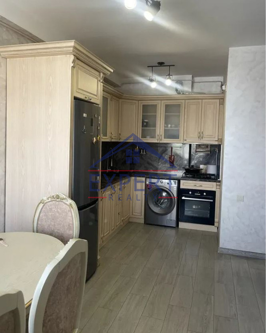 ՇԵՆԳԱՎԻԹ, ՉԵԽՈՎԻ ՓՈՂՈՑ, 2 ՍԵՆՅԱԿ