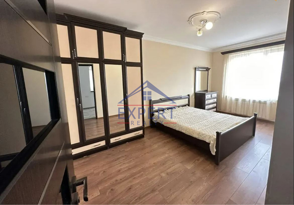 Մամիկոնյանց փողոցում,  2 սենյականոց բնակարան