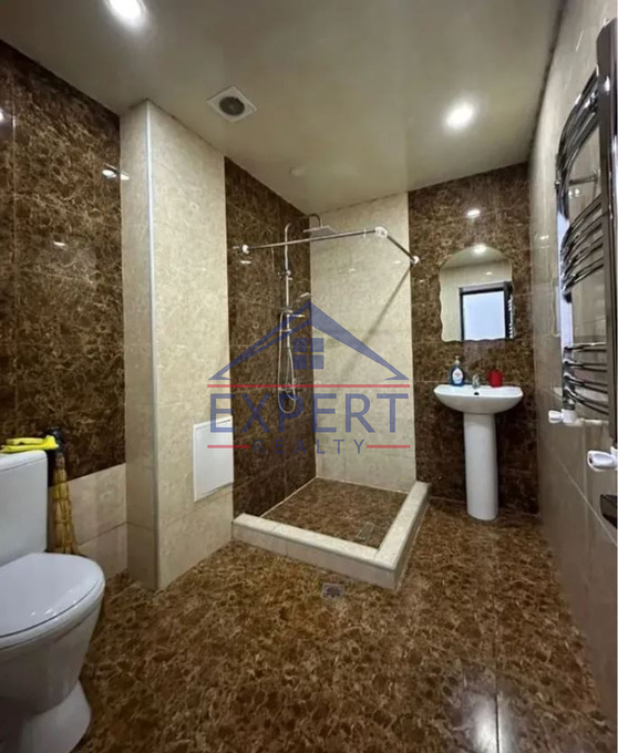 Մամիկոնյանց փողոցում,  2 սենյականոց բնակարան