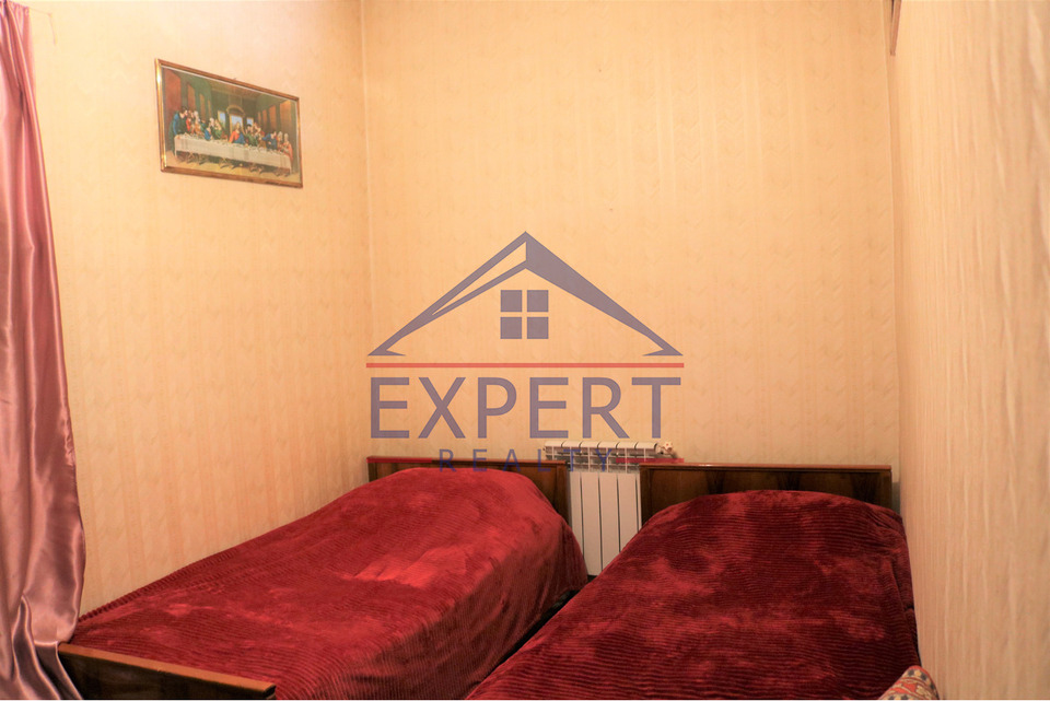 ԷՐԵԲՈՒՆԻ, ՏԻԳՐԱՆ ՄԵԾԻ ՊՈՂՈՏԱ, 3 ՍԵՆՅԱԿ