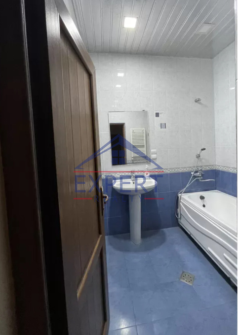 ԱՐԱԲԿԻՐ, ՀՐԱՉՅԱ ՔՈՉԱՐ ՓՈՂՈՑ, 4 ՍԵՆՅԱԿ