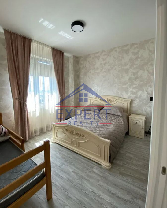 Էրեբունու փողոց 3 սեն 80 քմ 15/11 հարկ