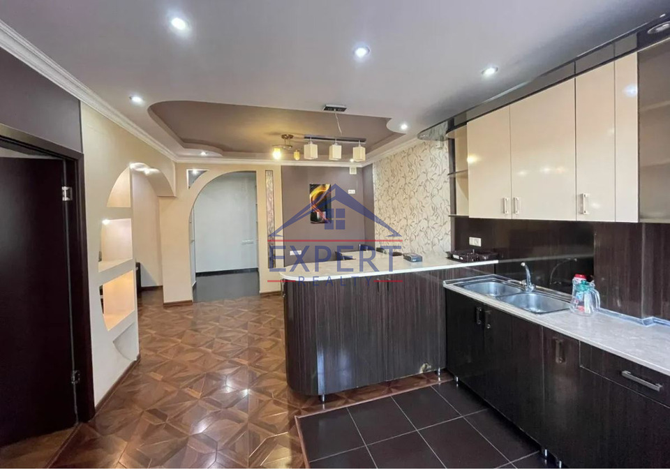 ԿԵՆՏՐՈՆ, ՍԱՅԱԹ ՆՈՎԱ ՊՈՂՈՏԱ, 3 ՍԵՆՅԱԿ