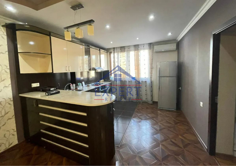 ԿԵՆՏՐՈՆ, ՍԱՅԱԹ ՆՈՎԱ ՊՈՂՈՏԱ, 3 ՍԵՆՅԱԿ