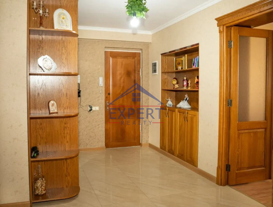 ԱՐԱԲԿԻՐ, ԳՐԻԲՈՅԵԴՈՎԻ ՓՈՂՈՑ, 4 ՍԵՆՅԱԿ