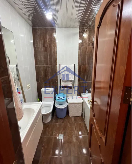 ԿԵՆՏՐՈՆ, ՏԻԳՐԱՆ ՄԵԾԻ ՊՈՂՈՏԱ, 4 ՍԵՆՅԱԿ