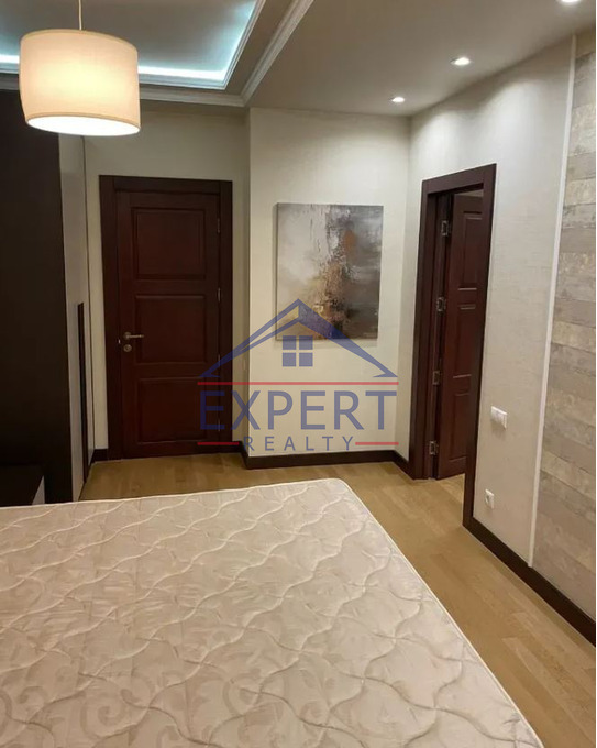 ԿԵՆՏՐՈՆ, ՍԱՅԱԹ ՆՈՎԱ ՊՈՂՈՏԱ, 2 ՍԵՆՅԱԿ