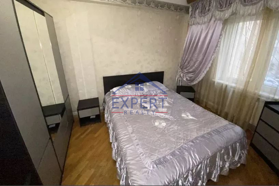 ԿԵՆՏՐՈՆ, ԲՐՅՈՒՍՈՎԻ ՓՈՂՈՑ, 3 ՍԵՆՅԱԿ