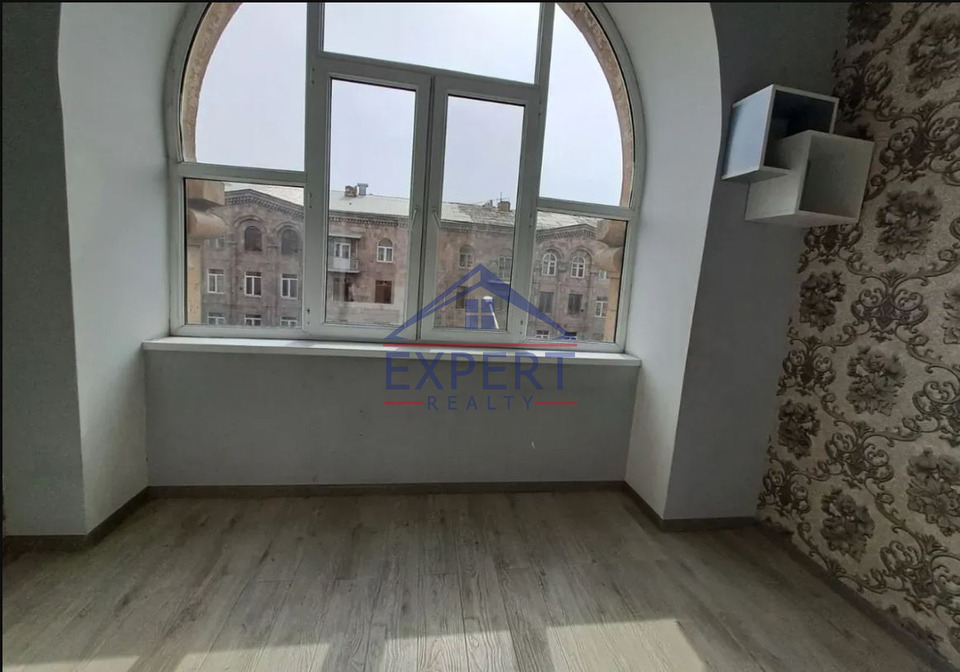 ՇԵՆԳԱՎԻԹ, ԳԱՐԵԳԻՆ ՆԺԴԵՀԻ ՊՈՂՈՏԱ, 3 ՍԵՆՅԱԿ