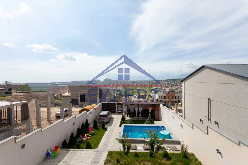 ԱՎԱՆ, ՊԵՏՐՈՍ ԴՈՒՐՅԱՆ ՓՈՂՈՑ, 6 ՍԵՆՅԱԿ