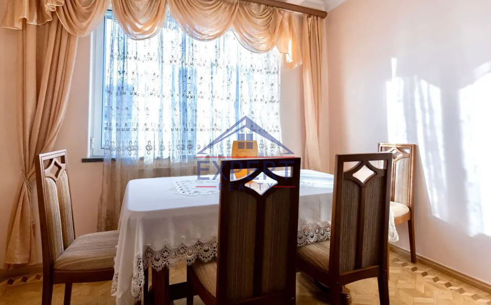 ՄԱԼԱԹԻԱ ՍԵԲԱՍՏԻԱ, ԿՈՒՐՂԻՆՅԱՆ ՓՈՂՈՑ, 3 ՍԵՆՅԱԿ