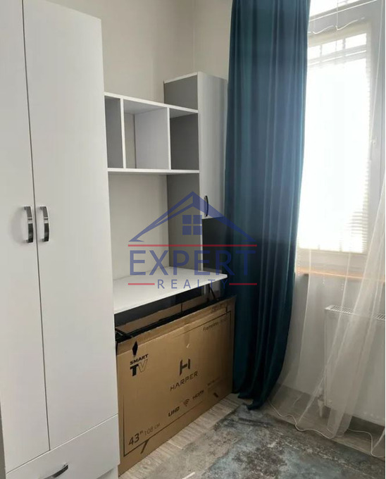 ԿԵՆՏՐՈՆ, ՉԱՐԵՆՑԻ ՓՈՂՈՑ, 3 ՍԵՆՅԱԿ