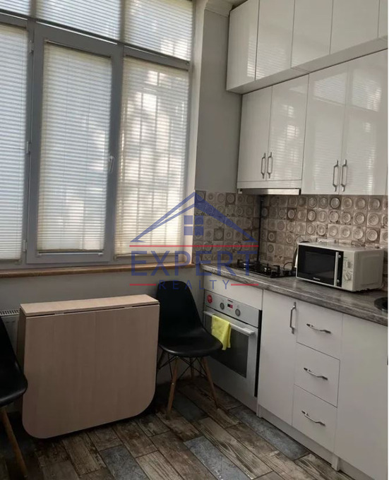 ԿԵՆՏՐՈՆ, ՉԱՐԵՆՑԻ ՓՈՂՈՑ, 3 ՍԵՆՅԱԿ