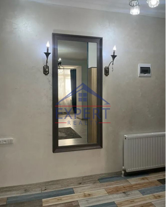 ԿԵՆՏՐՈՆ, ՉԱՐԵՆՑԻ ՓՈՂՈՑ, 3 ՍԵՆՅԱԿ