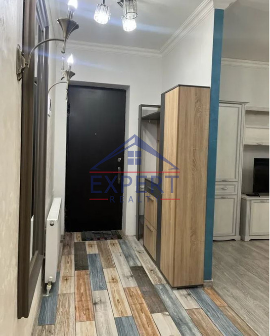 ԿԵՆՏՐՈՆ, ՉԱՐԵՆՑԻ ՓՈՂՈՑ, 3 ՍԵՆՅԱԿ