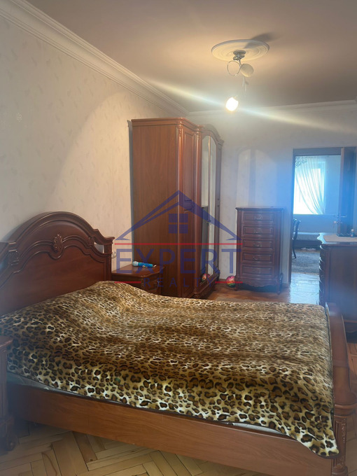 ԱՐԱԲԿԻՐ, ԿՈՄԻՏԱՍԻ ՊՈՂՈՏԱ, 3 ՍԵՆՅԱԿ