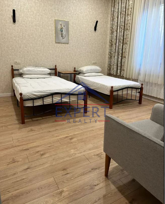 ԱՐԱԲԿԻՐ, ՎԱՂԱՐՇ ՎԱՂԱՐՇՅԱՆ ՓՈՂՈՑ, 3 ՍԵՆՅԱԿ