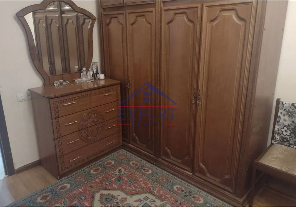 ԱՐԱԲԿԻՐ, ՀՐԱՉՅԱ ՔՈՉԱՐ ՓՈՂՈՑ, 3 ՍԵՆՅԱԿ