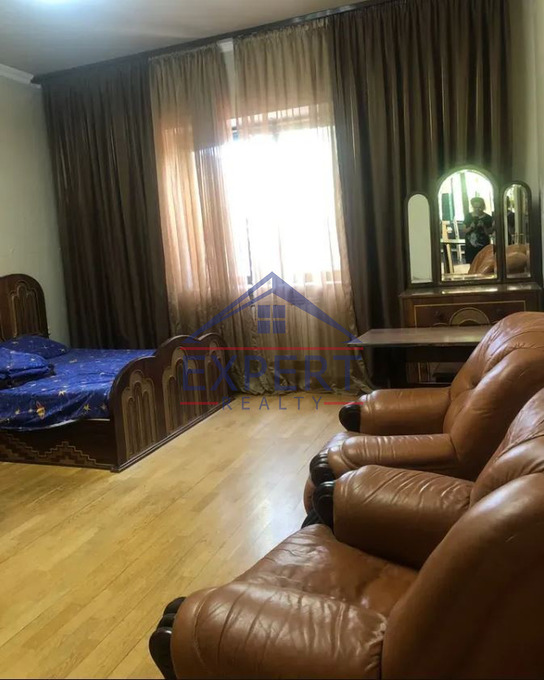 ՄԱԼԱԹԻԱ ՍԵԲԱՏԻԱ, ԻՍՐԱՅԵԼ ՕՐՈՒ ՓՈՂՈՑ, 3 ՍԵՆՅԱԿ