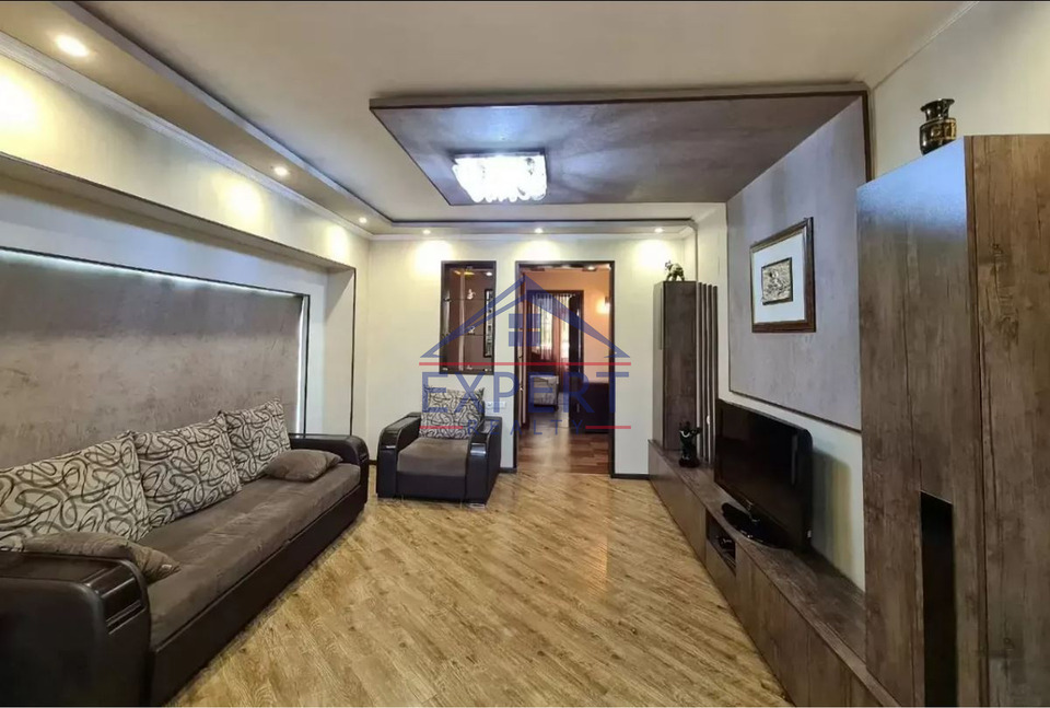 ԿԵՆՏՐՈՆ, ՊՈՒՇԿԻՆԻ ՓՈՂՈՑ, 4 ՍԵՆՅԱԿ