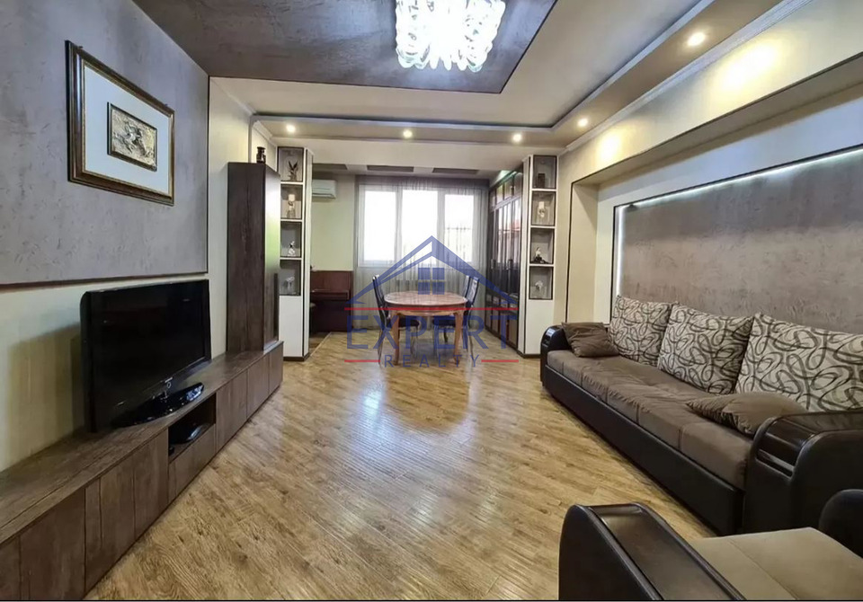 ԿԵՆՏՐՈՆ, ՊՈՒՇԿԻՆԻ ՓՈՂՈՑ, 4 ՍԵՆՅԱԿ