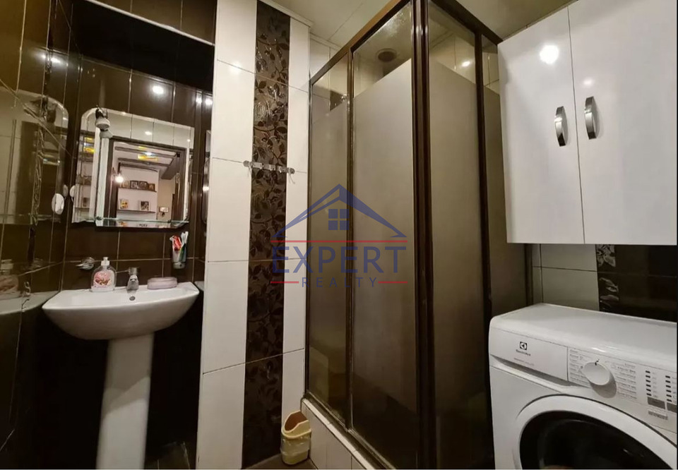 ԿԵՆՏՐՈՆ, ՊՈՒՇԿԻՆԻ ՓՈՂՈՑ, 4 ՍԵՆՅԱԿ