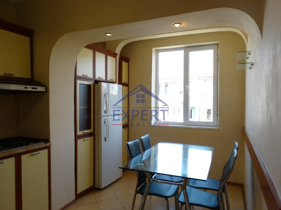 ԷՐԵԲՈՒՆԻ, ՆՈՐ ԱՐԵՇ, 3 ՍԵՆՅԱԿ