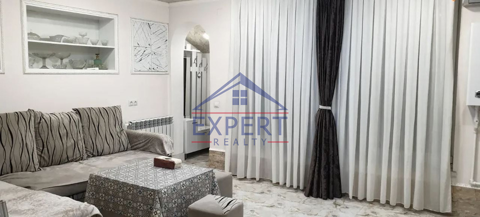 ԷՐԵԲՈՒՆԻ, ԴԱՎԻԹ ԲԵԿԻ ՓՈՂՈՑ, 2 ՍԵՆՅԱԿ