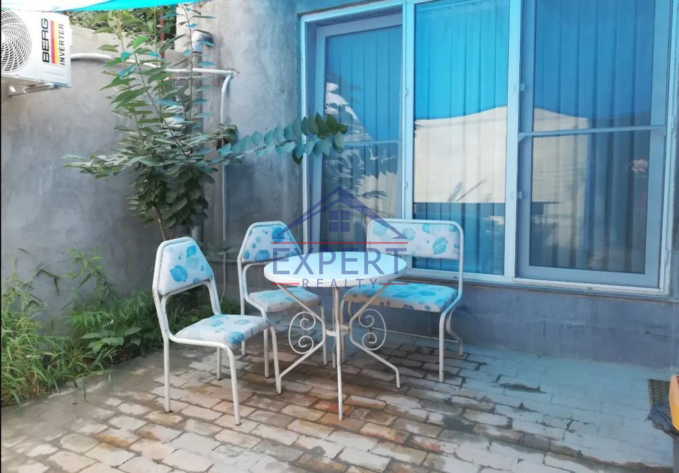 ԷՐԵԲՈՒՆԻ, ԴԱՎԻԹ ԲԵԿԻ ՓՈՂՈՑ, 2 ՍԵՆՅԱԿ