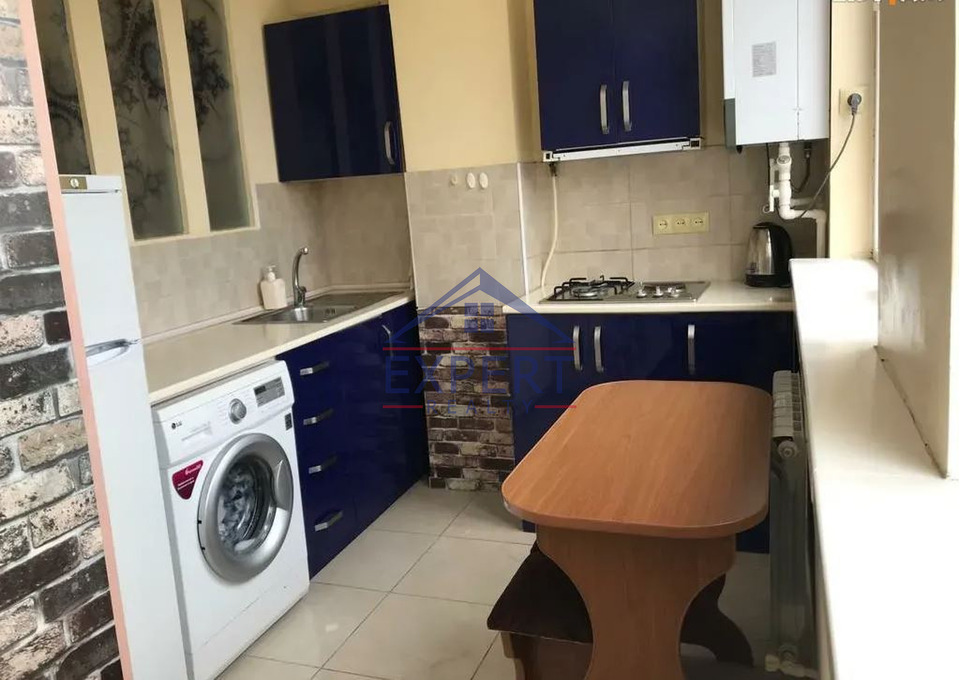 ԱՐԱԲԿԻՐ, ՎԻԿՏՈՐ ՀԱՄԲԱՐՁՈՒՄՅԱՆ ՓՈՂՈՑ, 2 ՍԵՆՅԱԿ