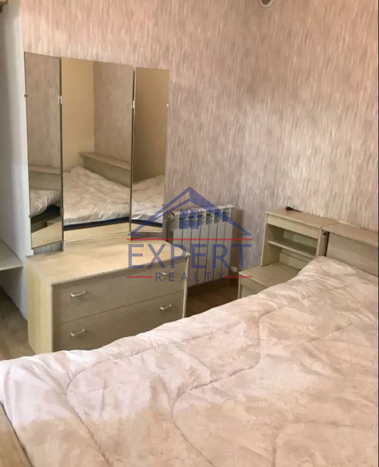 ԱՐԱԲԿԻՐ, ՎԻԿՏՈՐ ՀԱՄԲԱՐՁՈՒՄՅԱՆ ՓՈՂՈՑ, 2 ՍԵՆՅԱԿ