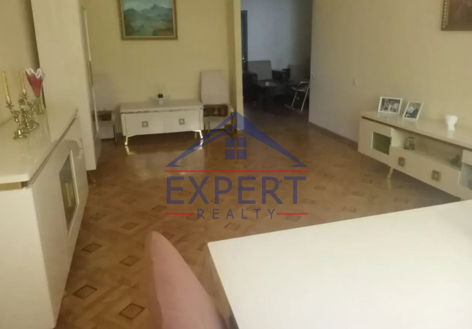 ԷՐԷԲՈՒՆԻ, ԱԹՈՅԱՆ ՓՈՂՈՑ, 3 ՍԵՆՅԱԿ