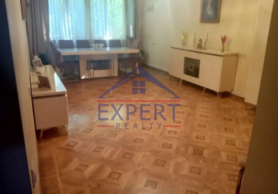 ԷՐԷԲՈՒՆԻ, ԱԹՈՅԱՆ ՓՈՂՈՑ, 3 ՍԵՆՅԱԿ