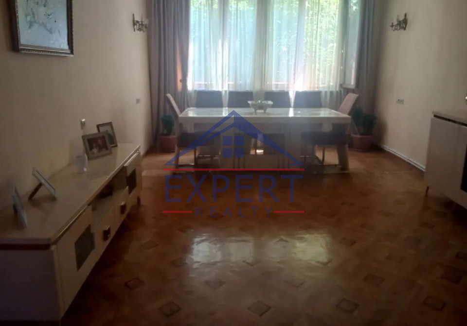 ԷՐԷԲՈՒՆԻ, ԱԹՈՅԱՆ ՓՈՂՈՑ, 3 ՍԵՆՅԱԿ