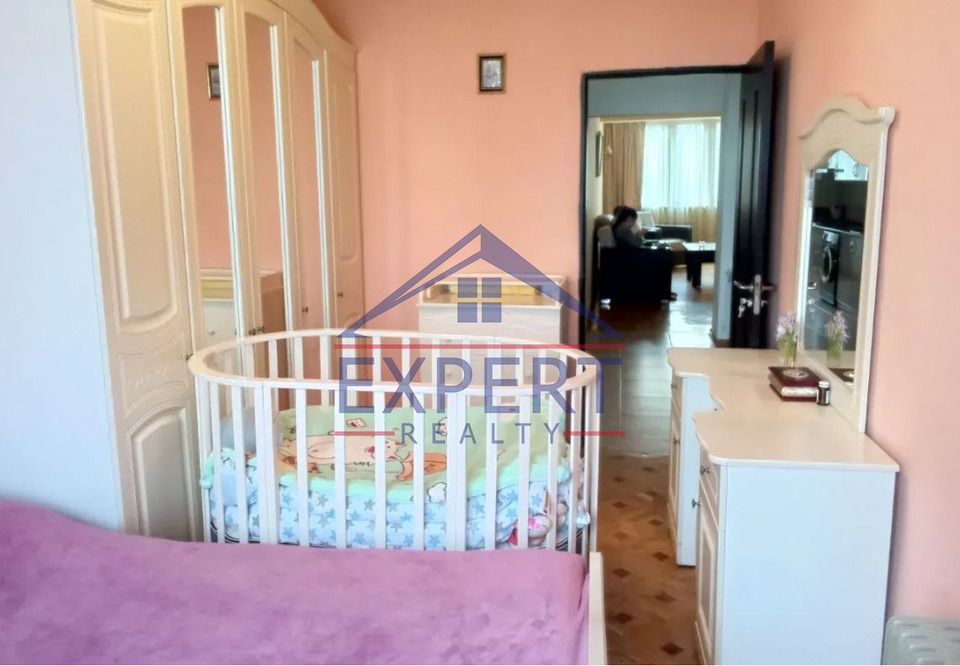 ԷՐԷԲՈՒՆԻ, ԱԹՈՅԱՆ ՓՈՂՈՑ, 3 ՍԵՆՅԱԿ