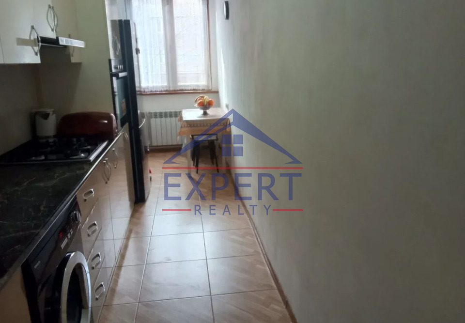 ԷՐԷԲՈՒՆԻ, ԱԹՈՅԱՆ ՓՈՂՈՑ, 3 ՍԵՆՅԱԿ