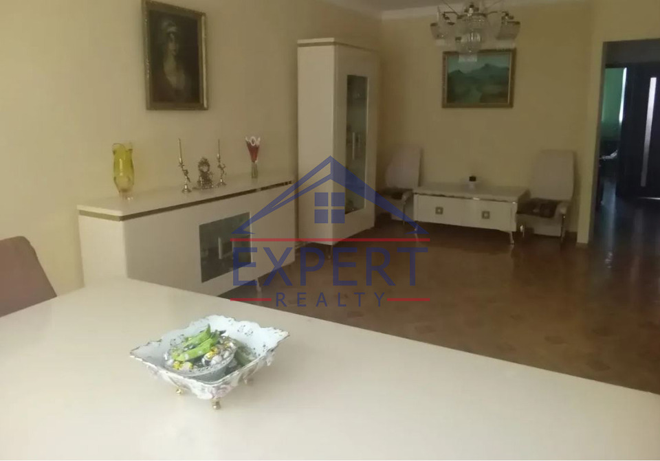 ԷՐԷԲՈՒՆԻ, ԱԹՈՅԱՆ ՓՈՂՈՑ, 3 ՍԵՆՅԱԿ