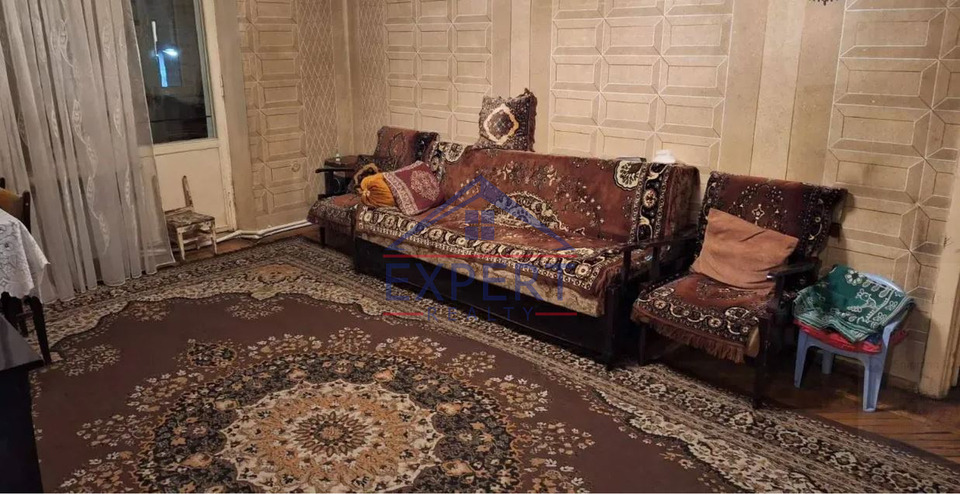 ԱՐԱԲԿԻՐ, ԿՈՄԻՏԱՍԻ ՊՈՂՈՏԱ, 3 ՍԵՆՅԱԿ