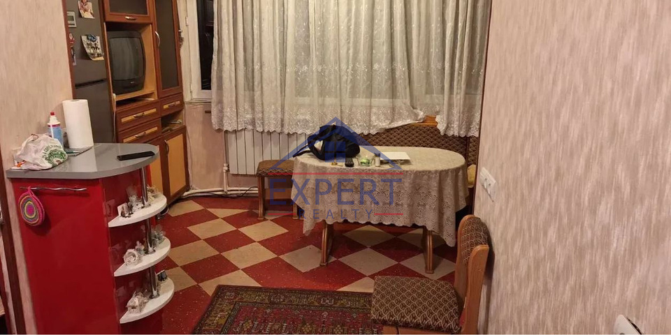 ԱՐԱԲԿԻՐ, ԿՈՄԻՏԱՍԻ ՊՈՂՈՏԱ, 3 ՍԵՆՅԱԿ