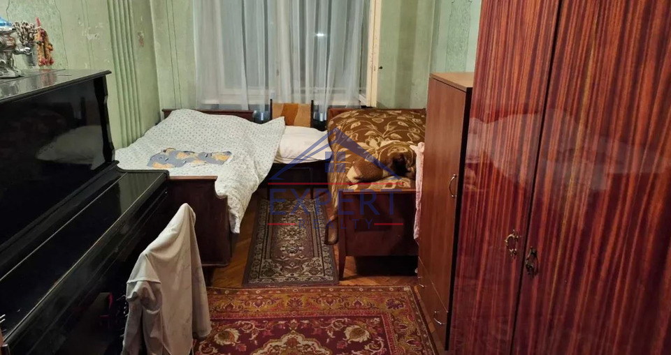 ԱՐԱԲԿԻՐ, ԿՈՄԻՏԱՍԻ ՊՈՂՈՏԱ, 3 ՍԵՆՅԱԿ