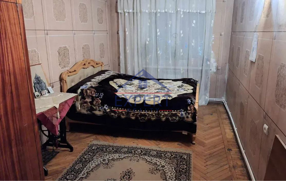 ԱՐԱԲԿԻՐ, ԿՈՄԻՏԱՍԻ ՊՈՂՈՏԱ, 3 ՍԵՆՅԱԿ