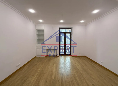 ԿԵՆՏՐՈՆ, ՄԱՇՏՈՑԻ ՊՈՂՈՏԱ, 3 ՍԵՆՅԱԿ